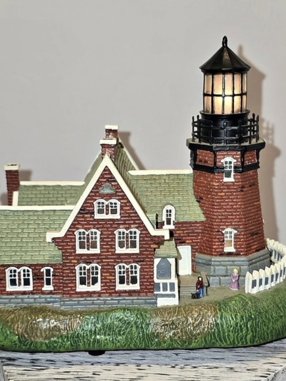 Lefton Block Island Southeast Lighthouse Musical Lighted RI Historic American